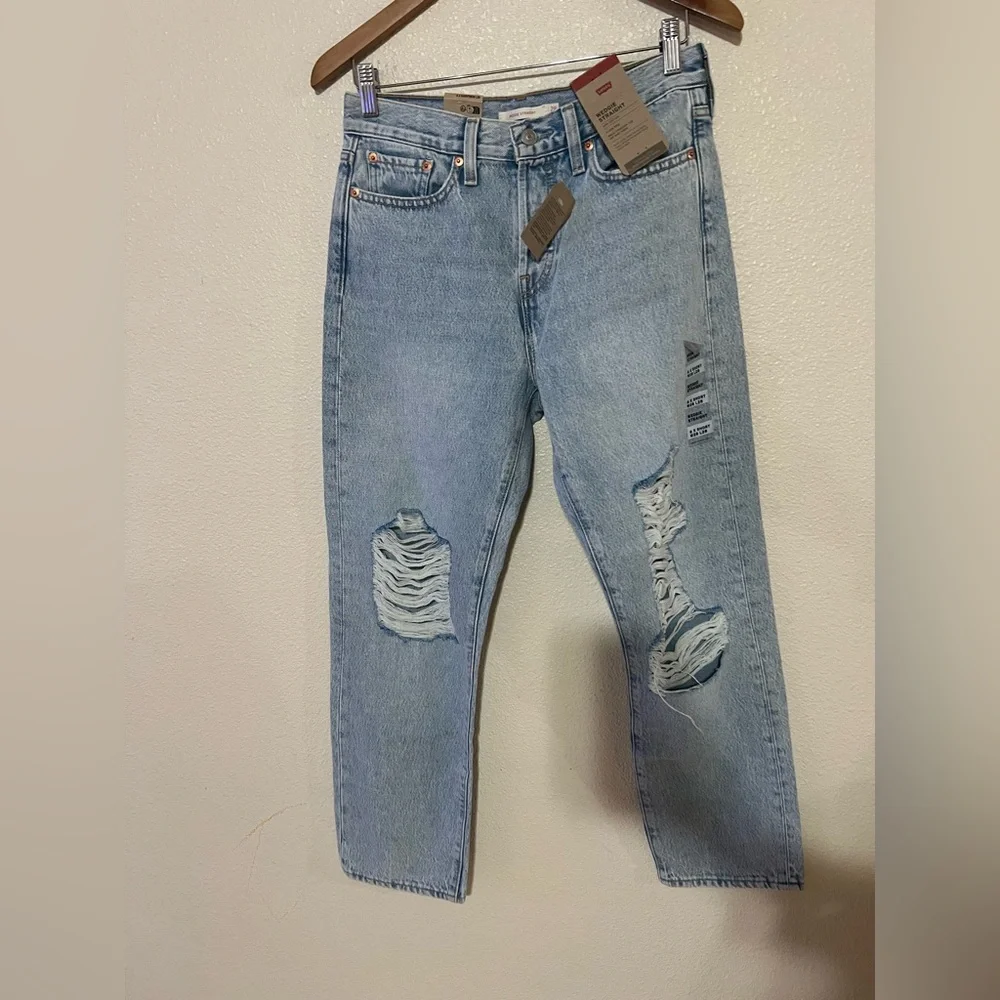 Levi's Wedgie Straight Leg Distressed High Rise Jeans Light Blue NEW 28/6 short